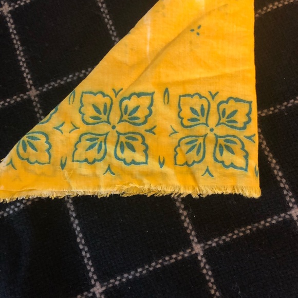 Square Scarf - Picture 2 of 2